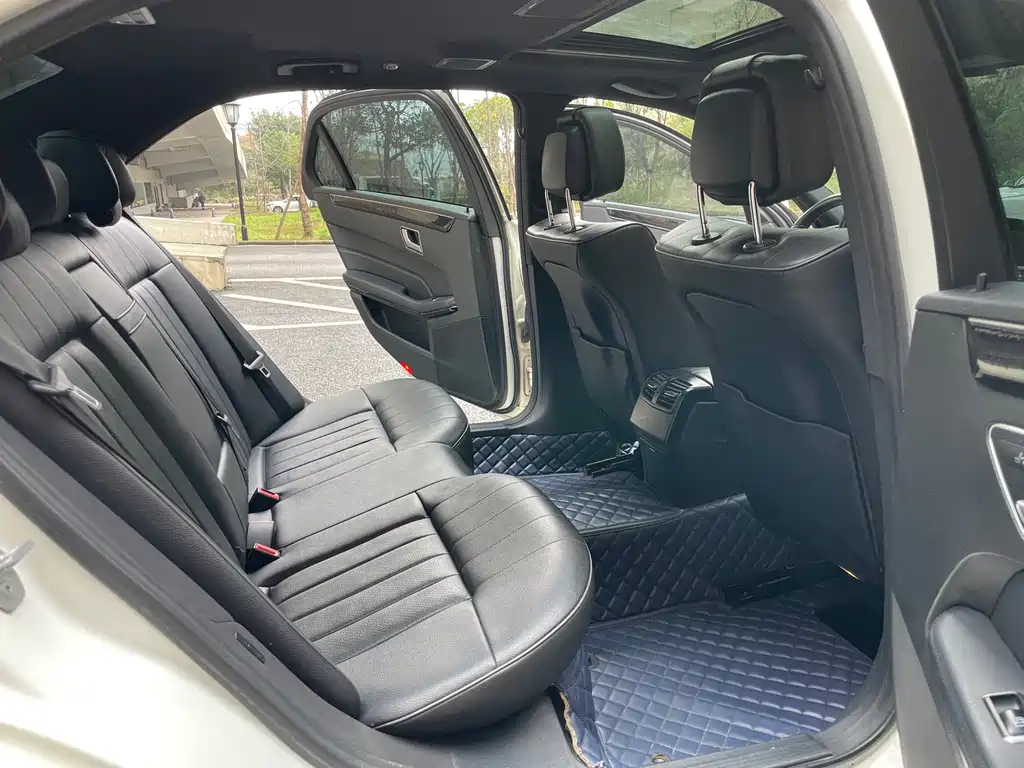 Mercedes-Benz E-Class 2015 — фото 13