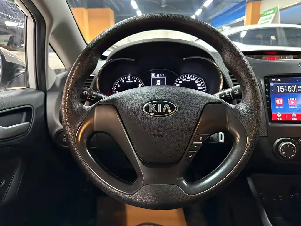 Kia K3 2016 — фото 10