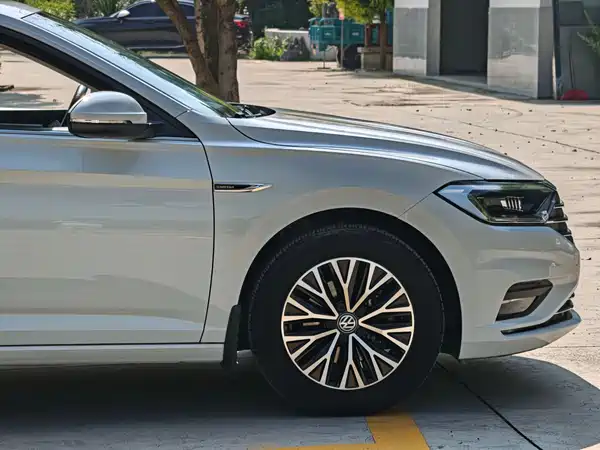 Volkswagen Sagitar 2020