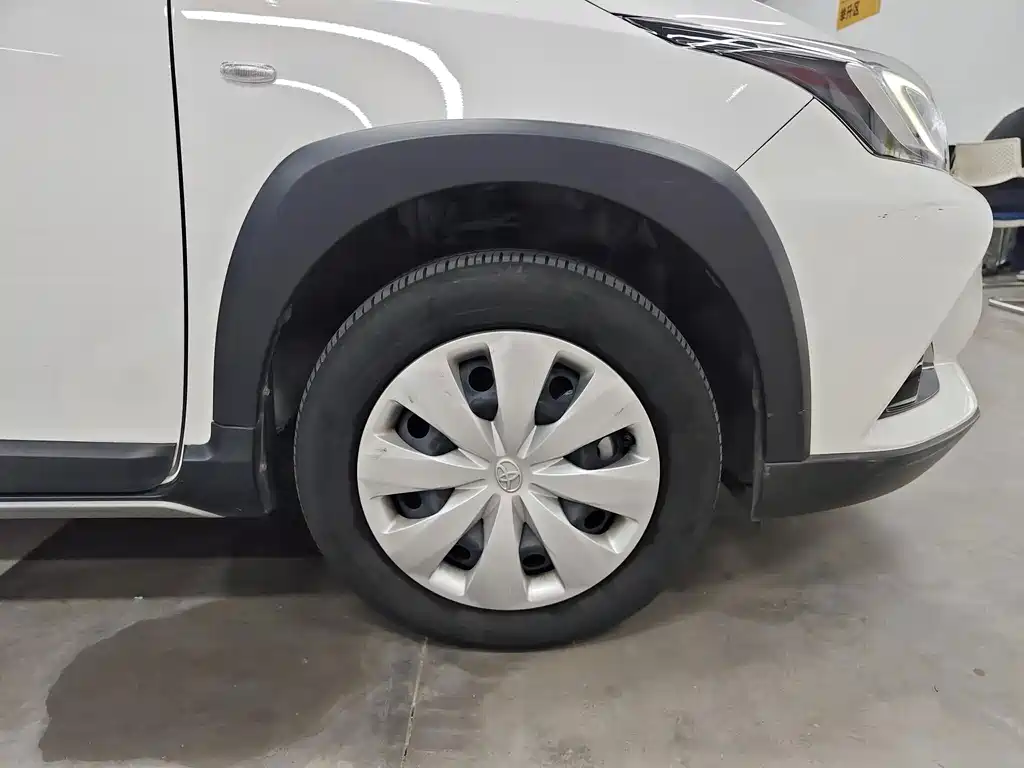 Toyota Yaris L 2022 — фото 17