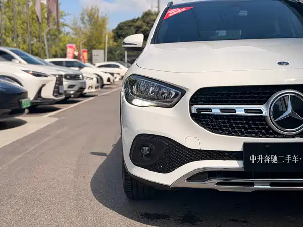 Mercedes-Benz GLA 2021