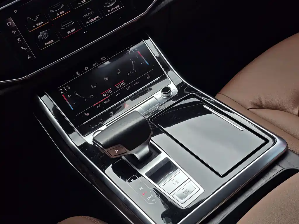 Audi Q8 2020 — фото 19