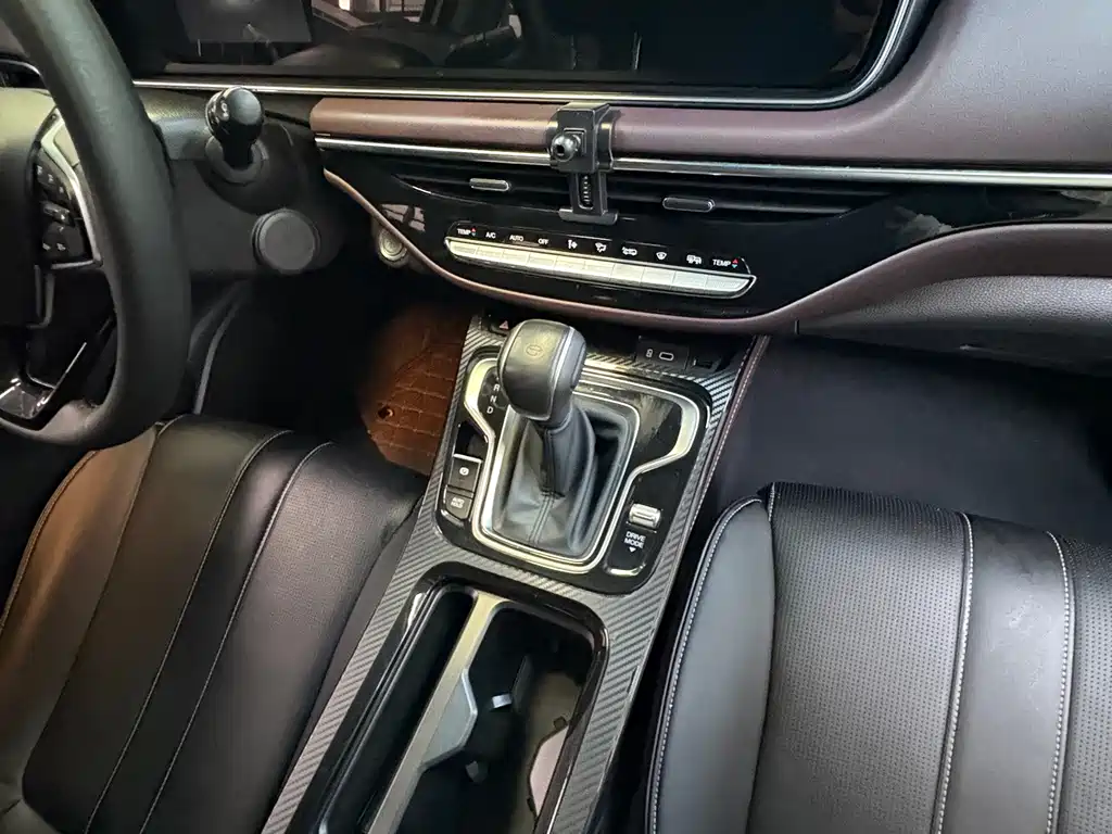 GAC Trumpchi M6 2023 — фото 8