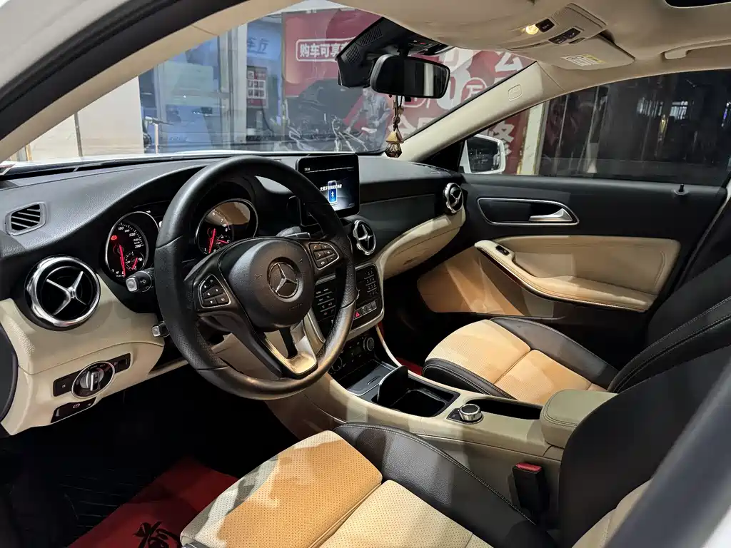 Mercedes-Benz GLA 2018 — фото 11