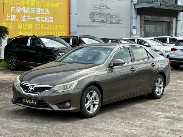 Toyota Reiz 2014