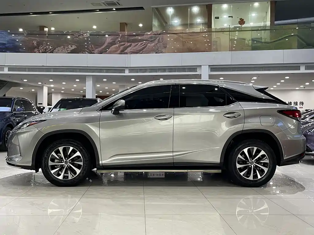 Lexus RX 2020 — фото 11