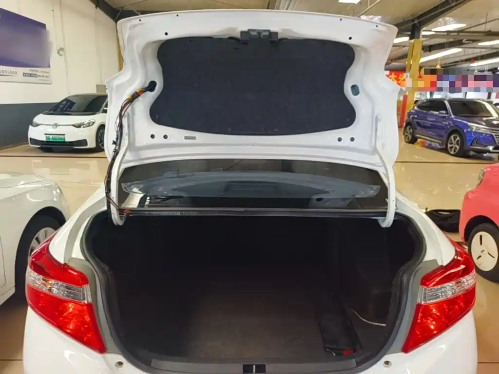 Toyota Vios 2015 — фото 19