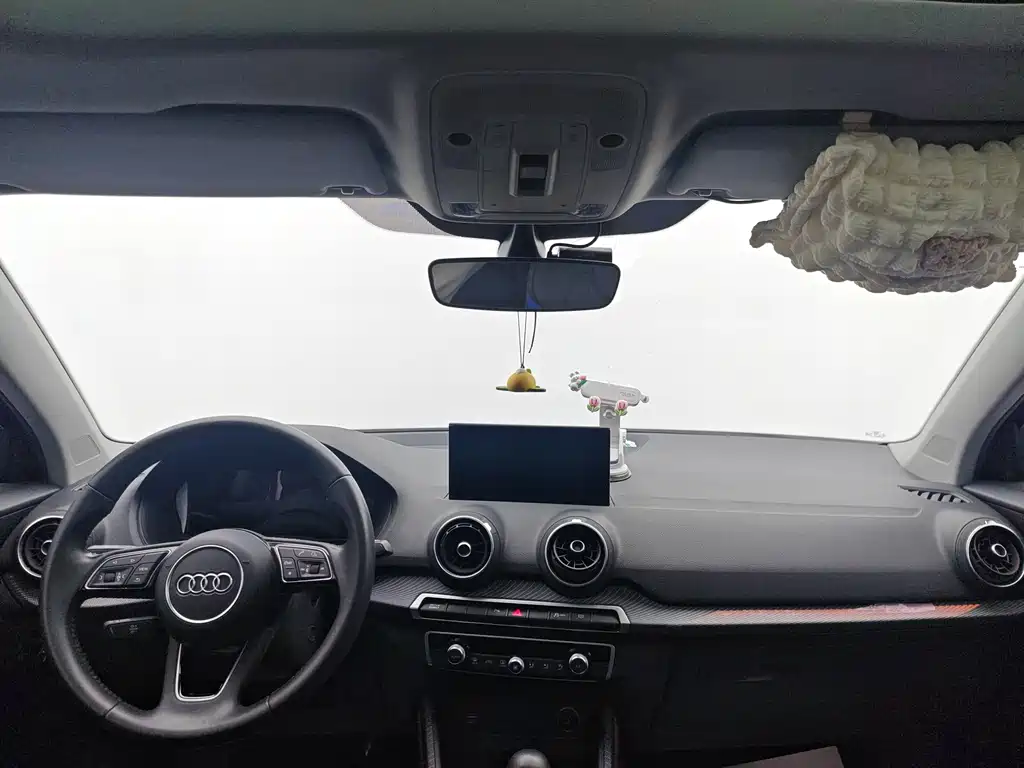 Audi Q2L E-Tron 2021