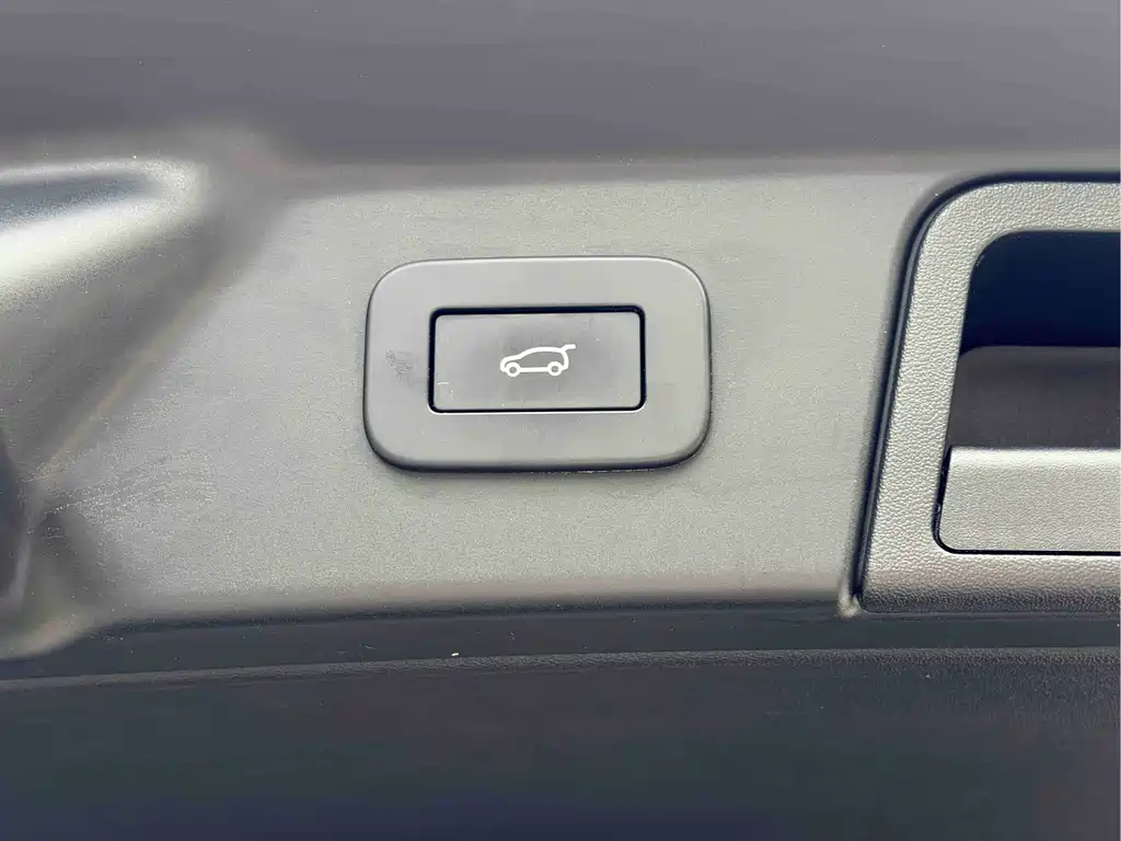 Land Rover Velar 2022 — фото 14