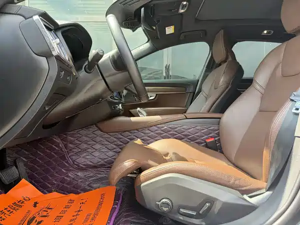 Volvo S90 2021