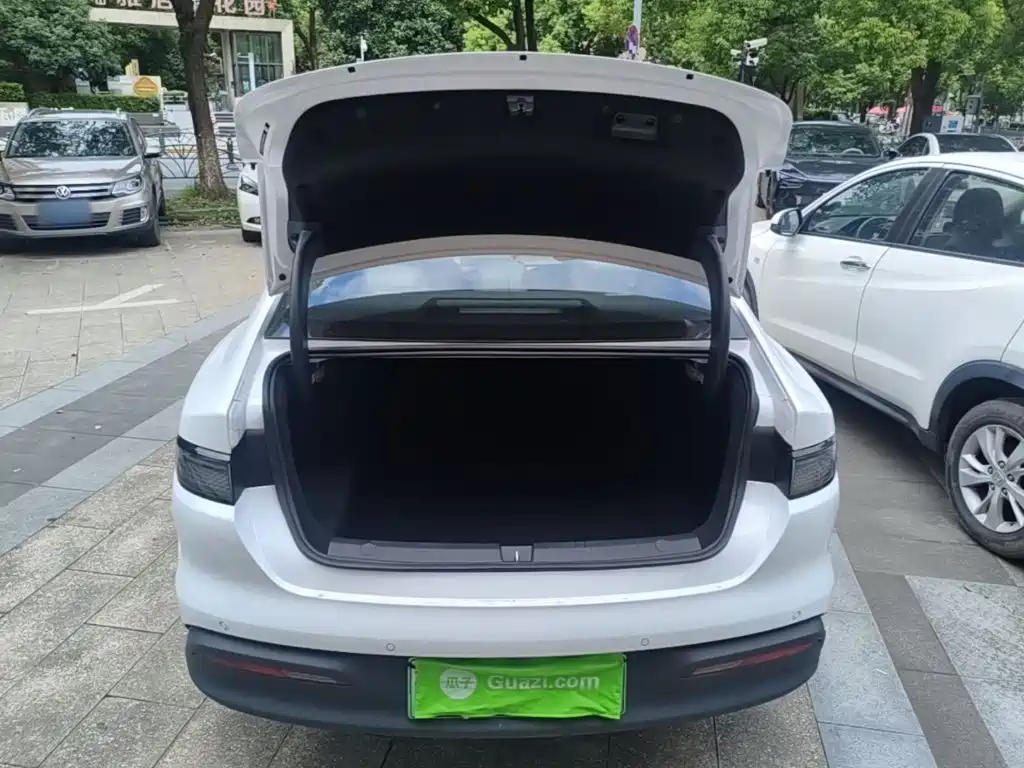 BYD Seal 05 DM-i 2025 — фото 19