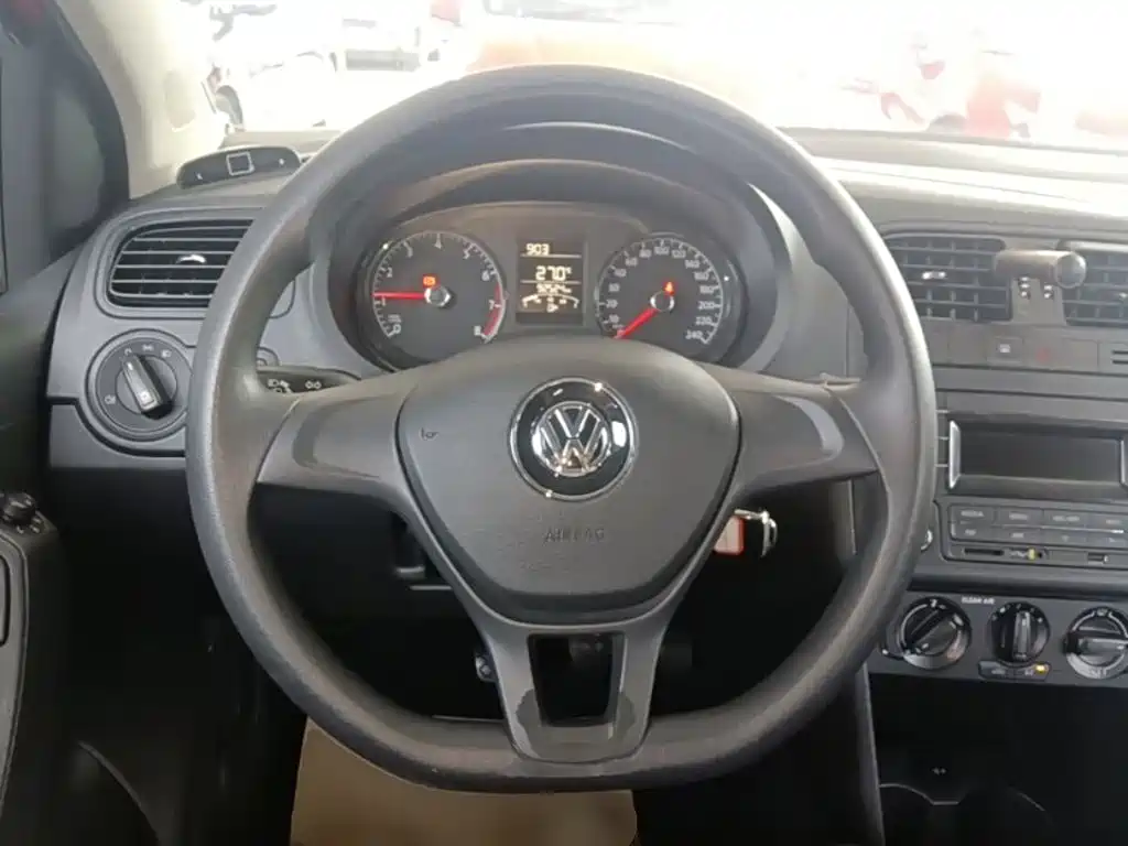 Volkswagen Polo 2018 — фото 11
