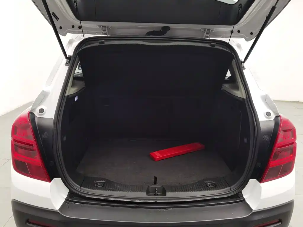 Chevrolet Trax 2015 — фото 16