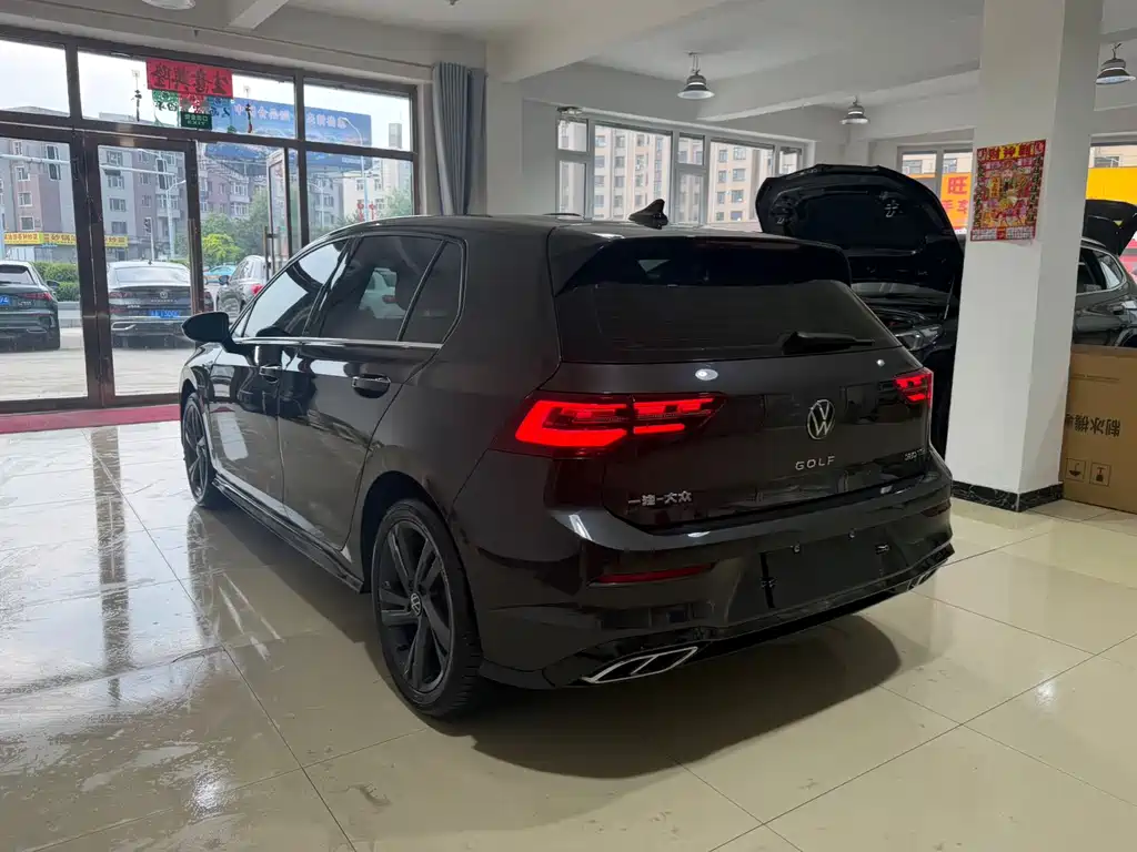 Volkswagen Golf 2023
