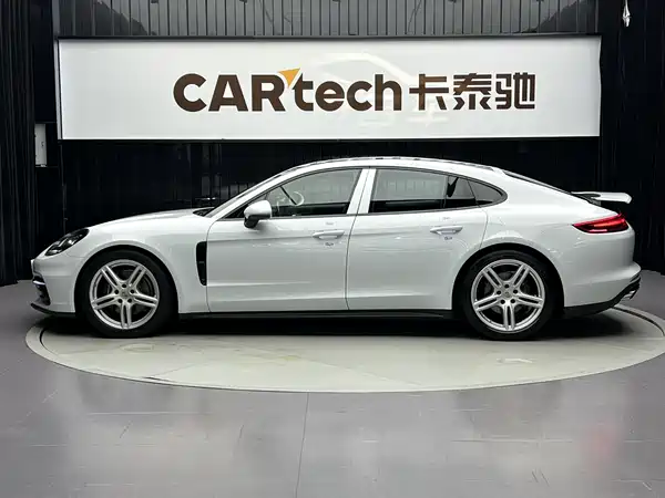 Porsche Panamera 2019