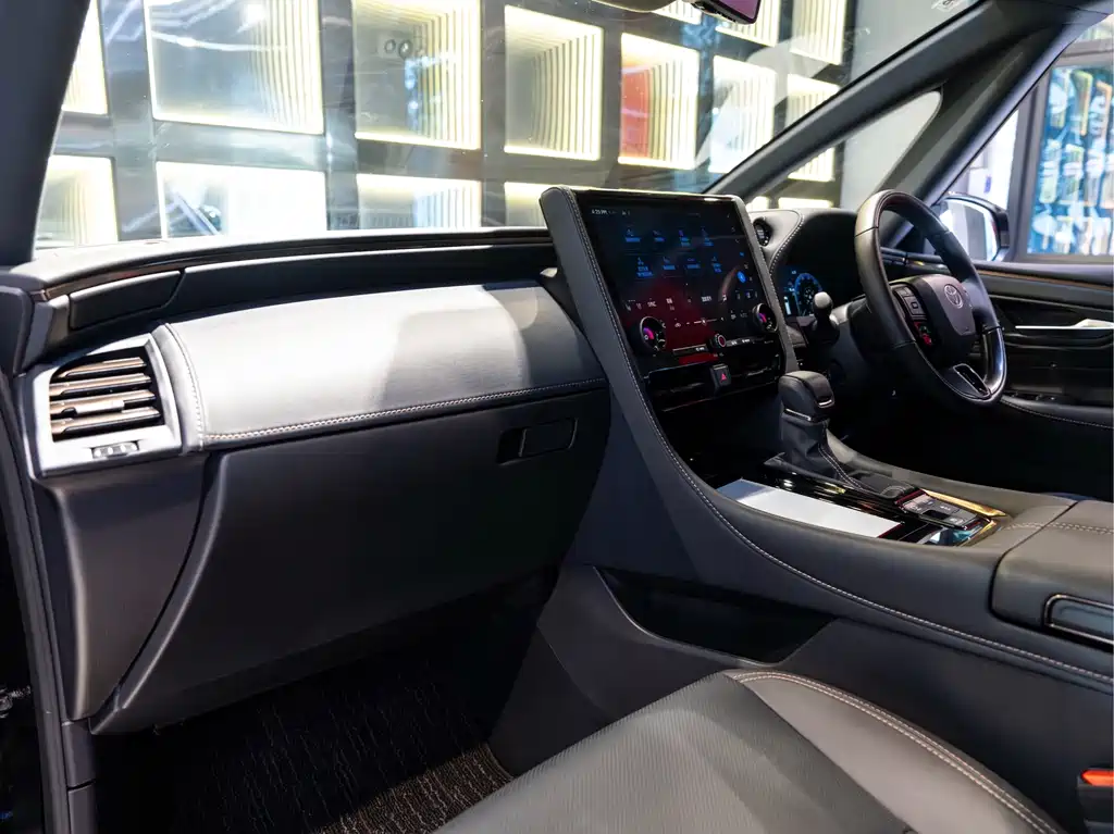 Toyota Alphard 2026 — фото 17