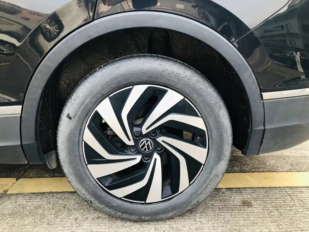 Volkswagen Tiguan L 2021 — фото 17
