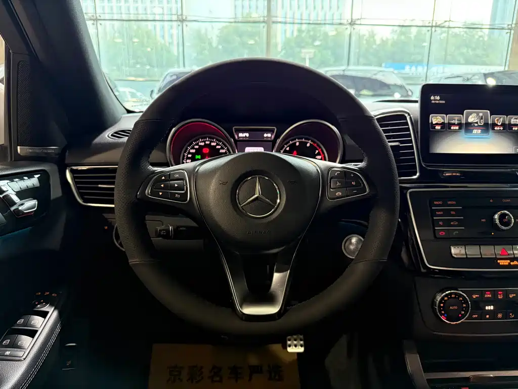 Mercedes-Benz GLE 2017 — фото 13