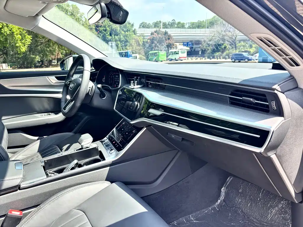 Audi A6L 2023 — фото 11