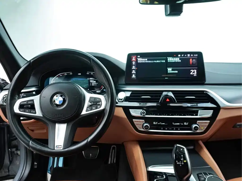 BMW 5 Series 2023 — фото 15