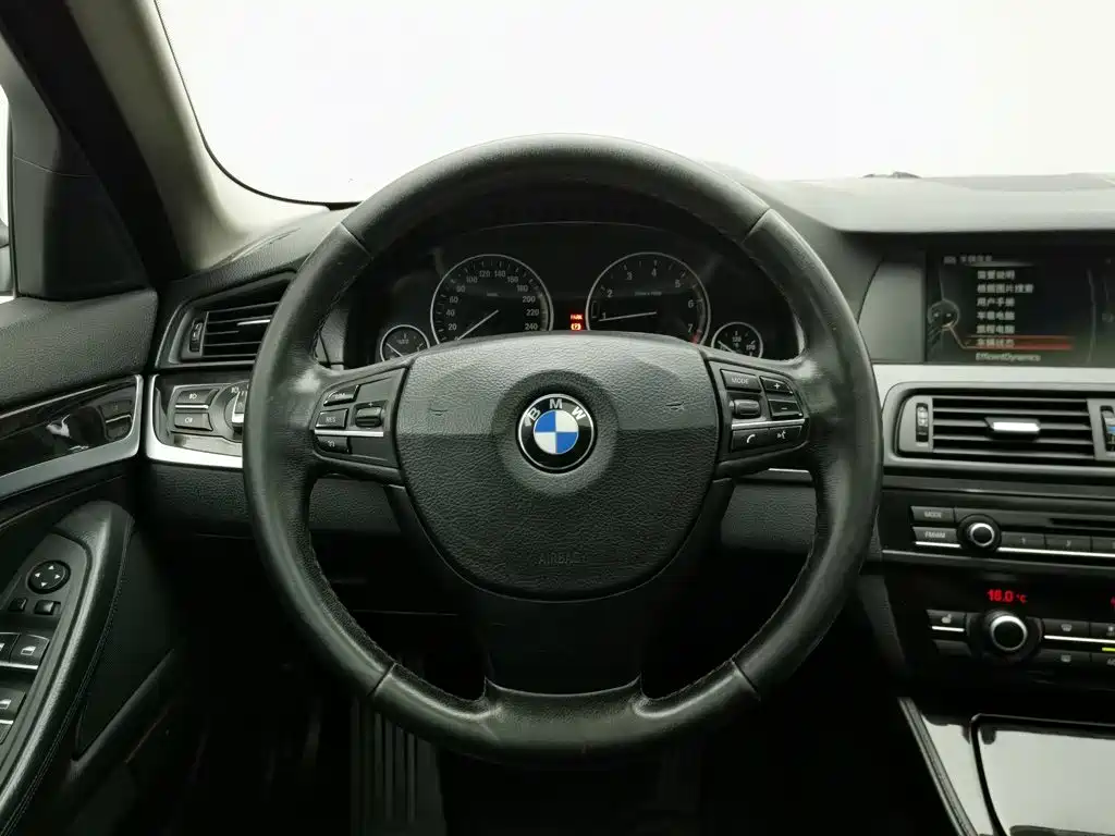 BMW 5 Series 2013 — фото 11