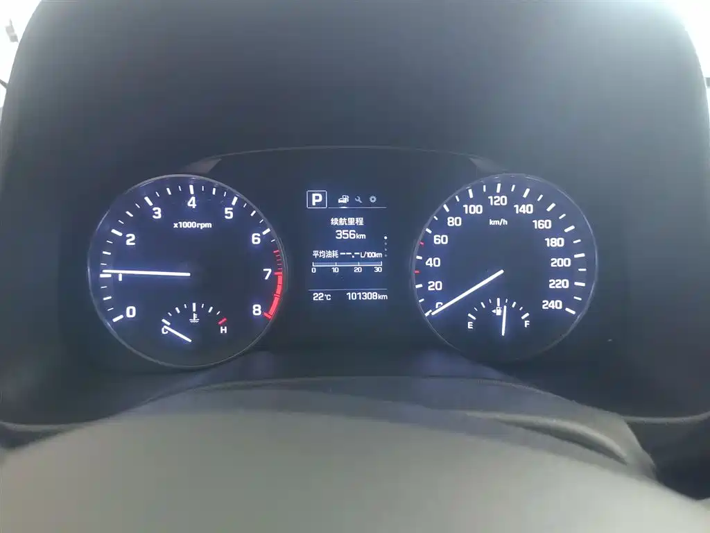 Hyundai Elantra 2018 — фото 12