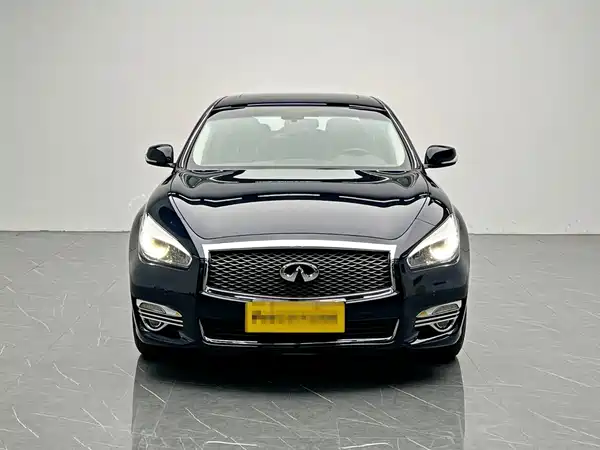 Infiniti Q70 2017
