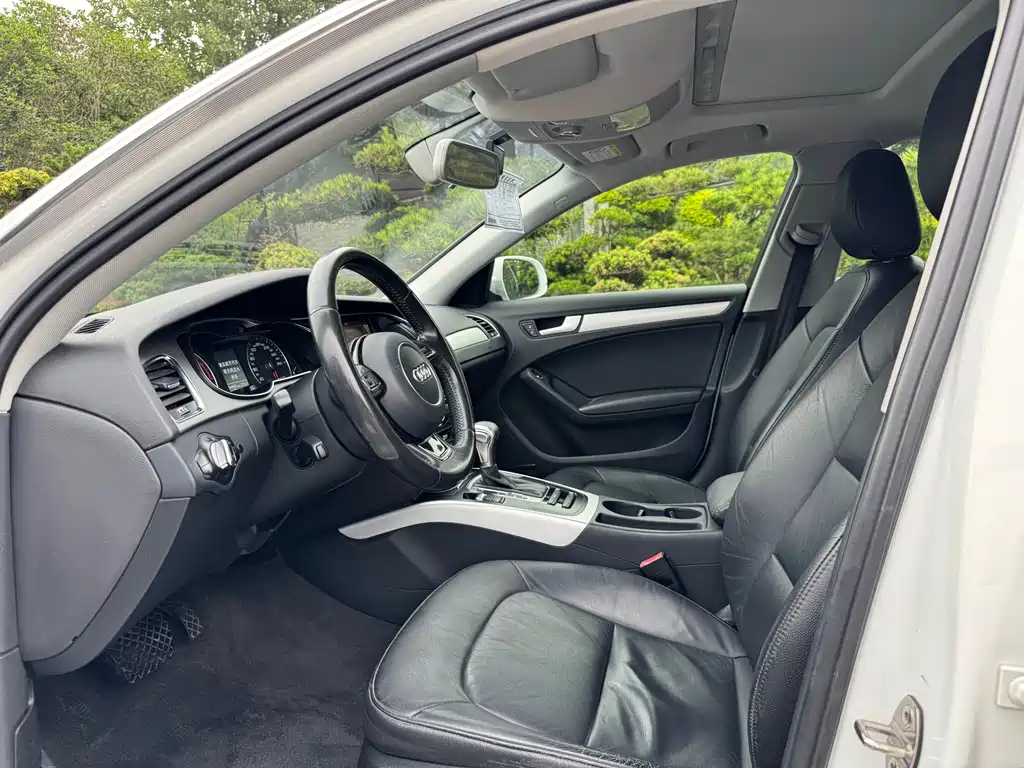 Audi A4L 2015
