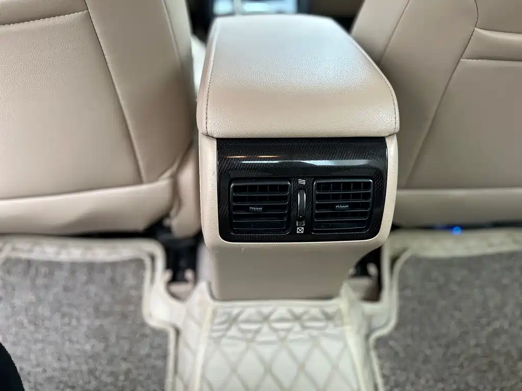 Toyota Camry 2013 — фото 21
