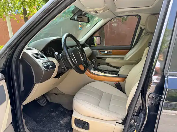 Land Rover Range Rover Sport 2013