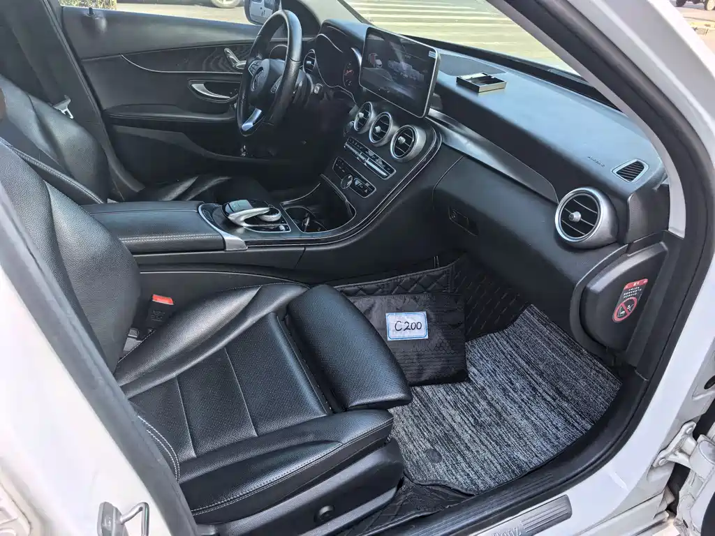 Mercedes-Benz C-Class 2018 — фото 7