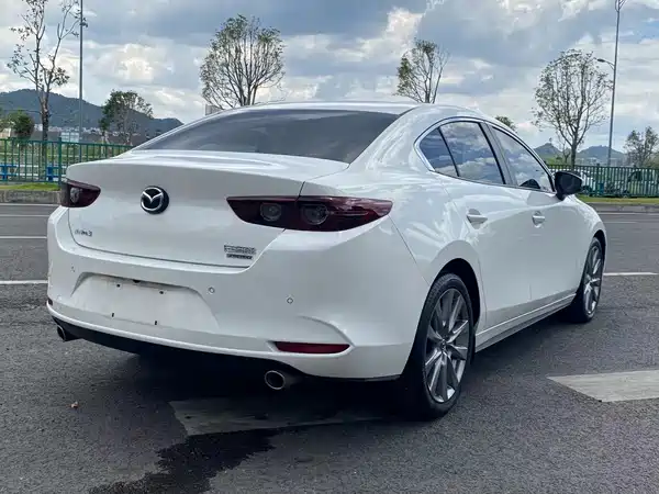 Mazda 3 Axela 2021