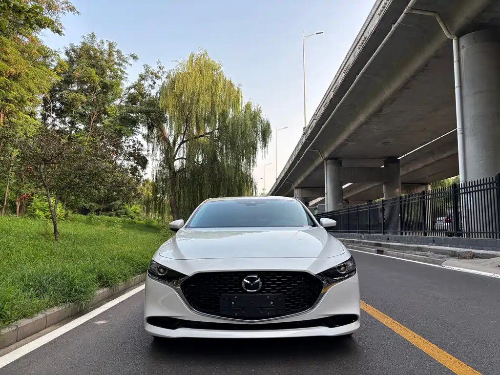 Mazda 3 Axela 2022