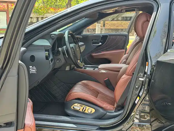 Lexus LS 2018