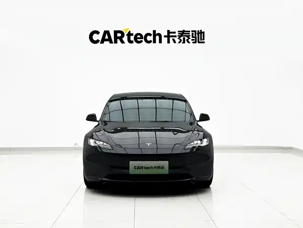 Tesla Model 3 2024