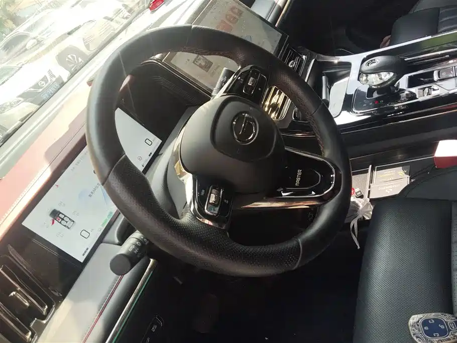 GAC Motor Trumpchi M8 2023 — фото 15