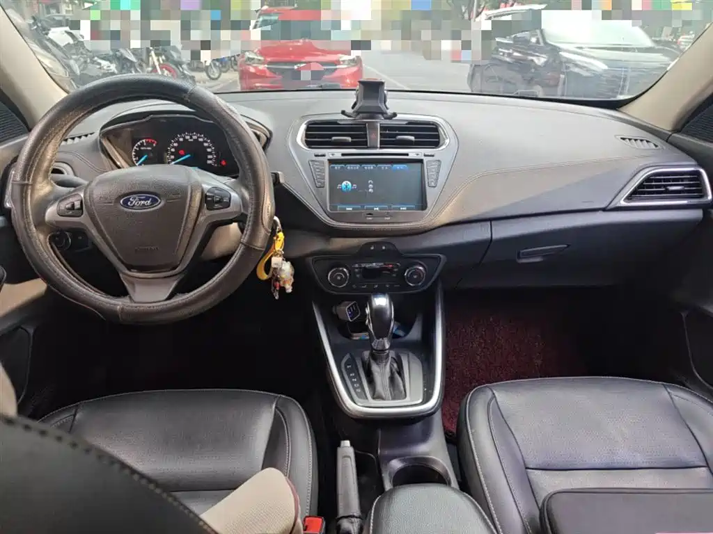 Ford Escort 2017 — фото 13