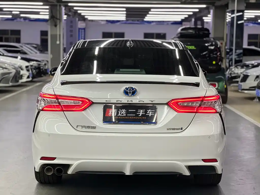 Toyota Camry 2021 — фото 10