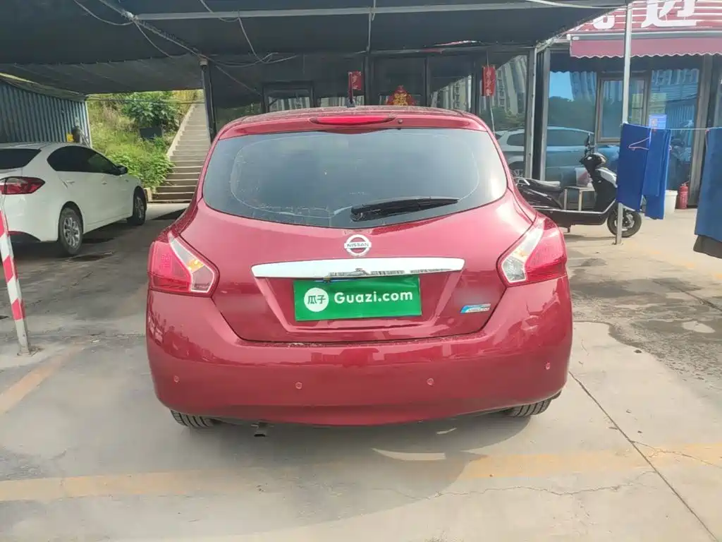 Nissan Tiida 2015