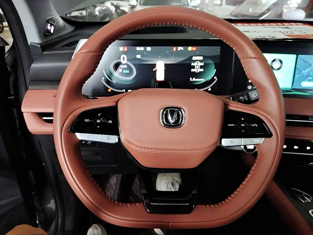 Changan CS75PLUS 2023 — фото 11