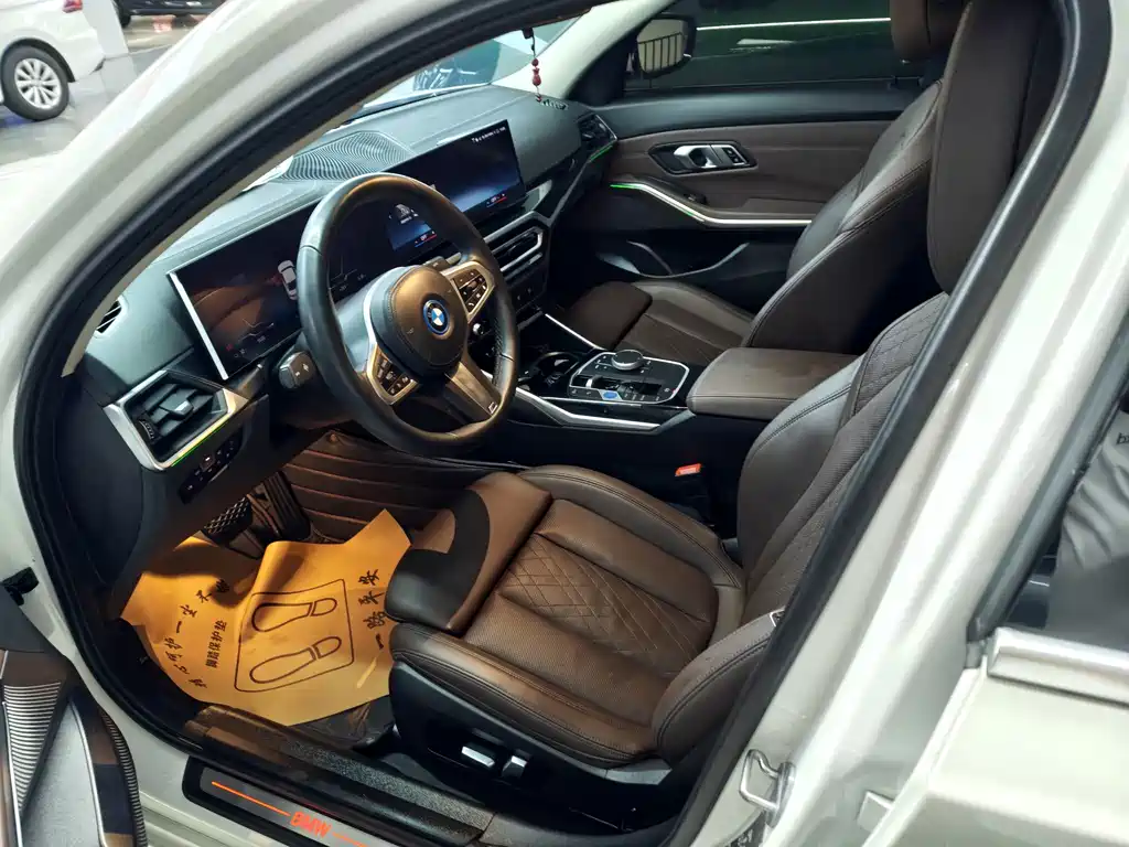BMW i3 2023 — фото 11