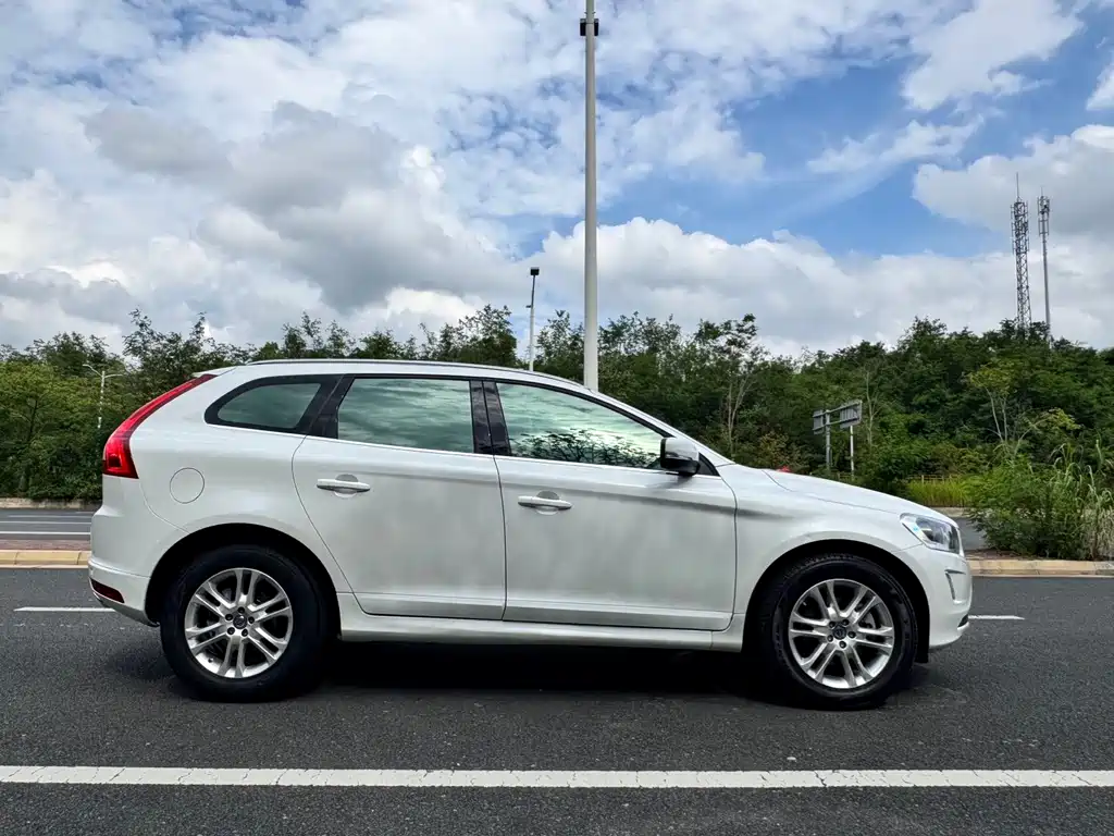Volvo XC60 2016 — фото 13