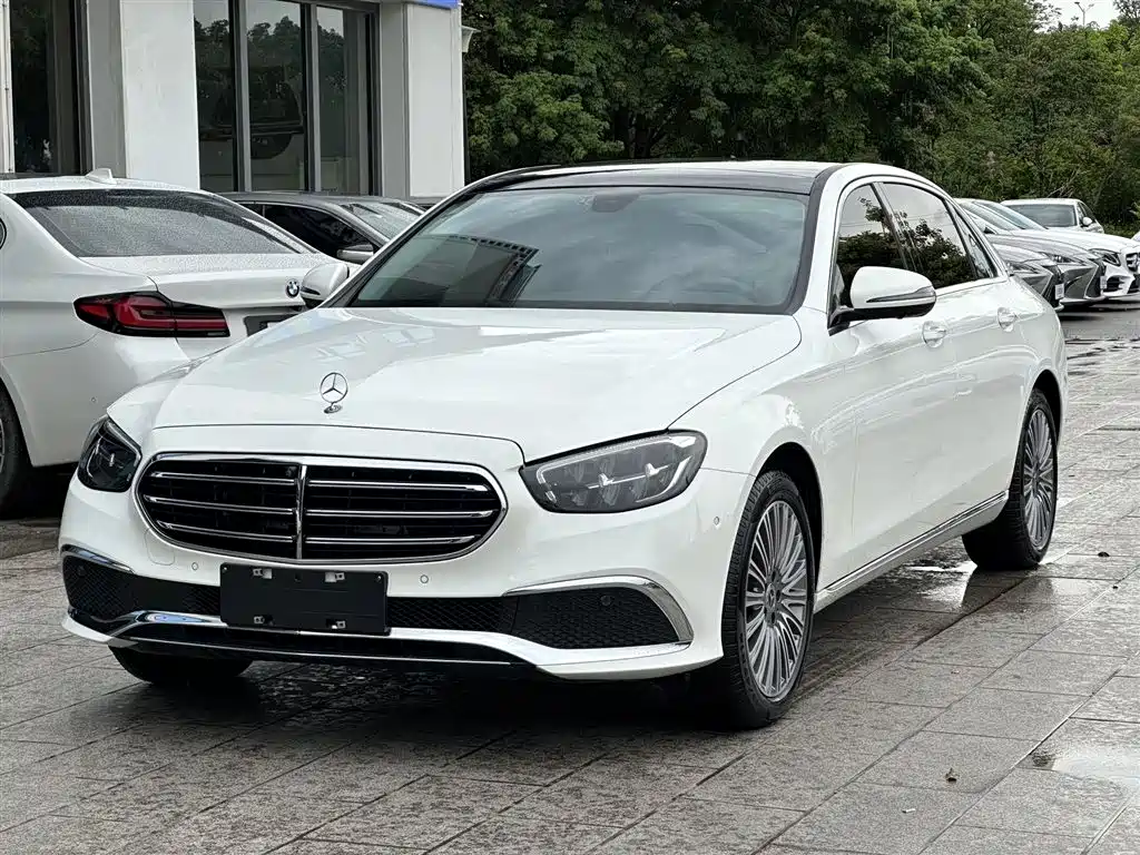 Mercedes-Benz E-Class 2022 — фото 1
