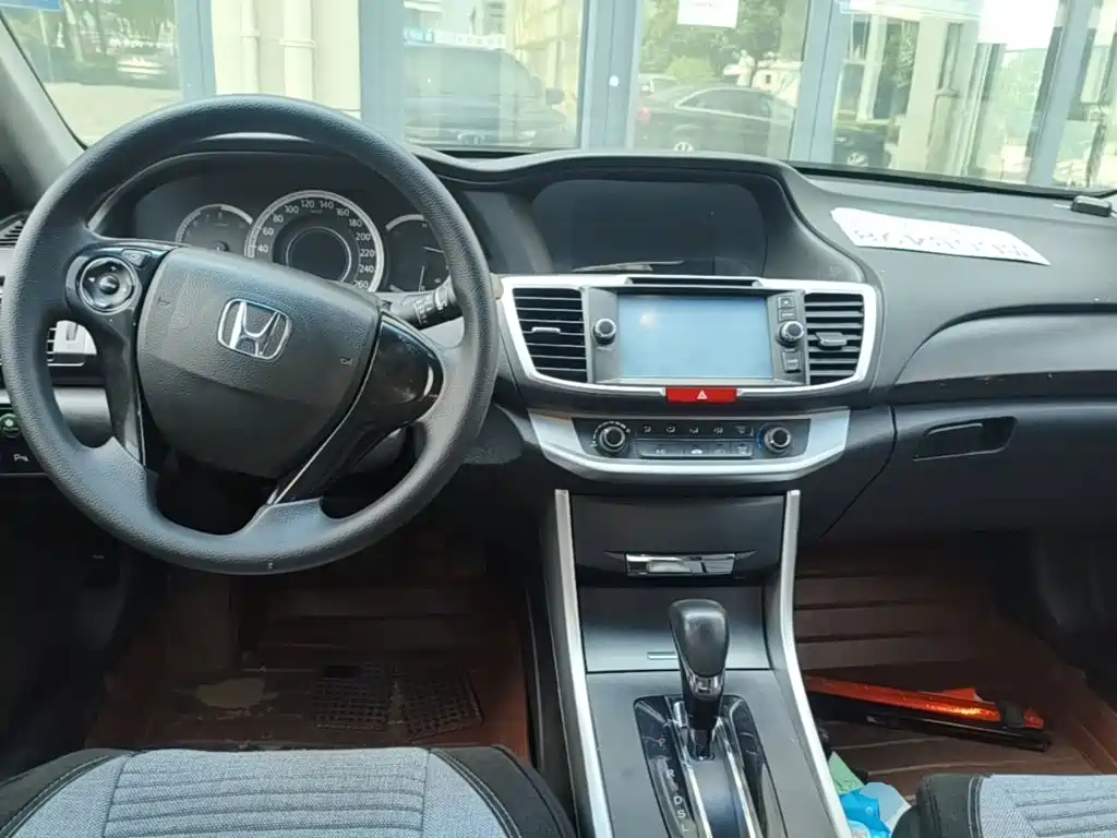 Honda Accord 2014 — фото 10