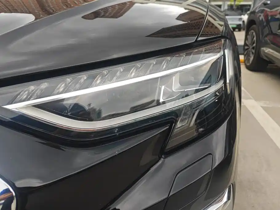 Audi A8 2023