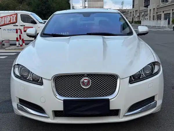 Jaguar XF 2014