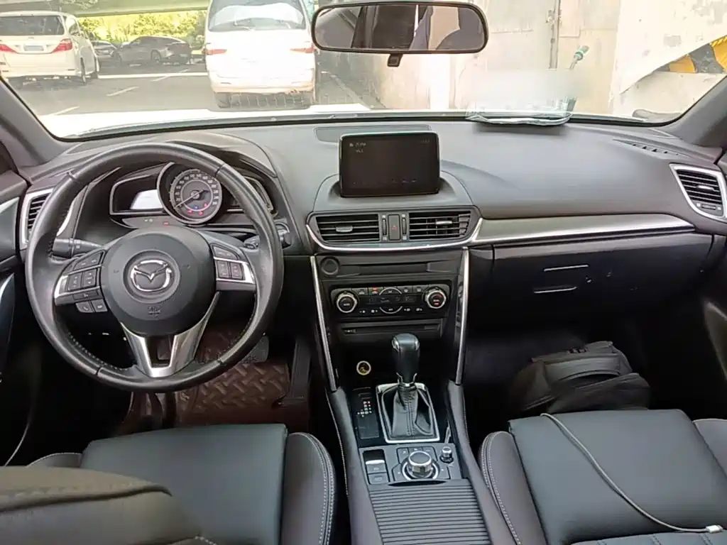 Mazda CX-4 2016 — фото 10
