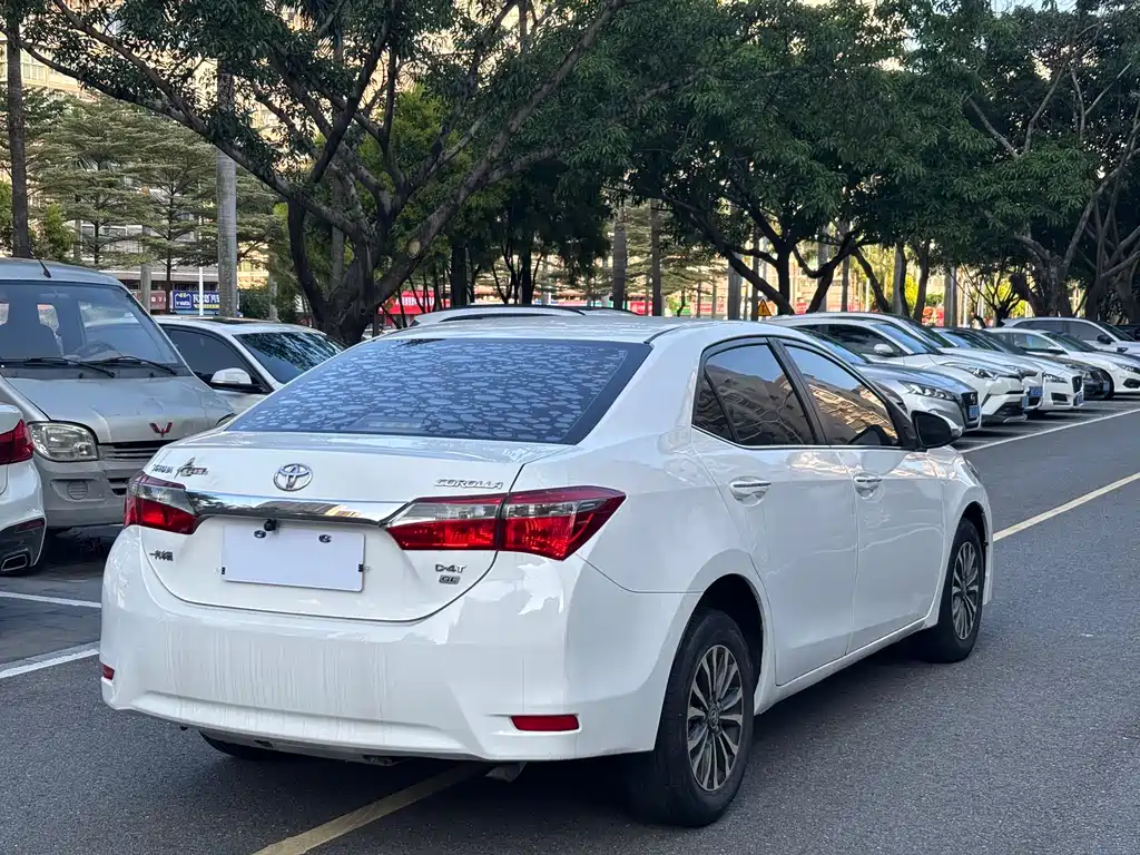Toyota Corolla 2018 — фото 7
