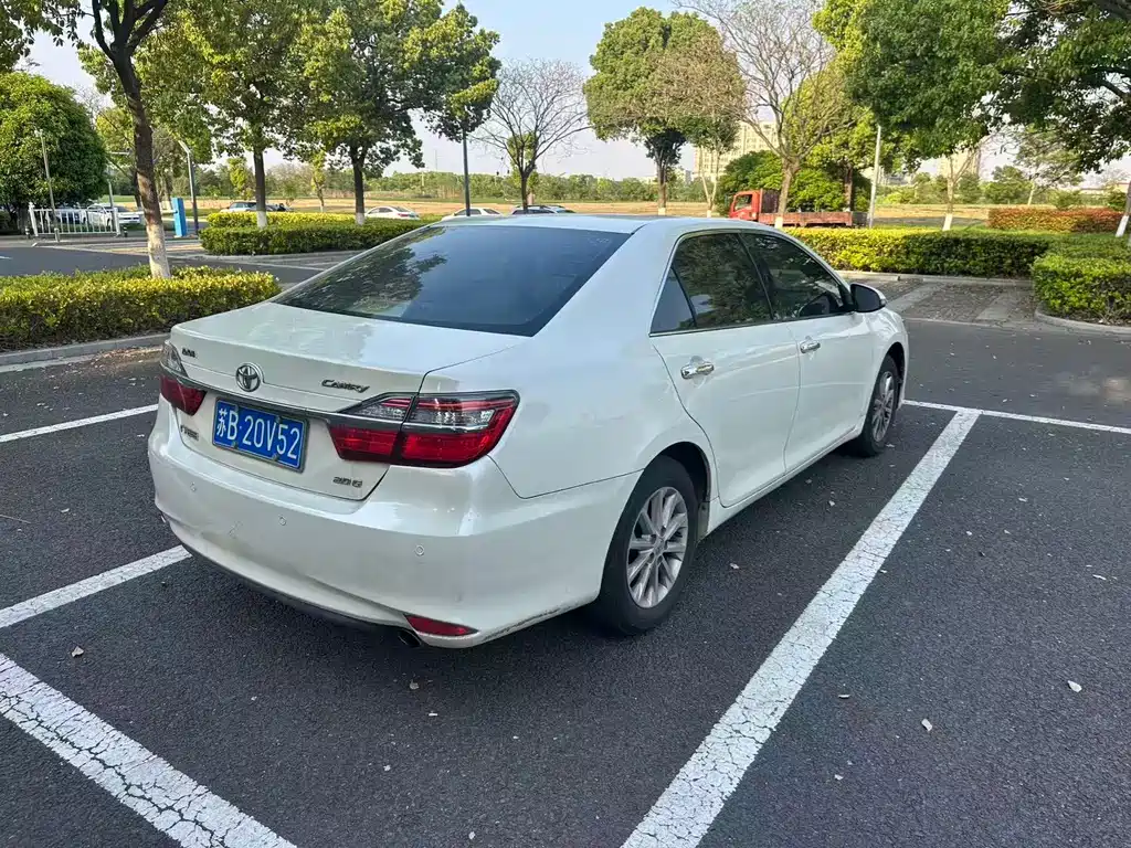 Toyota Camry 2017 — фото 4