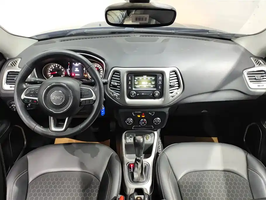 Jeep Compass 2017 — фото 12